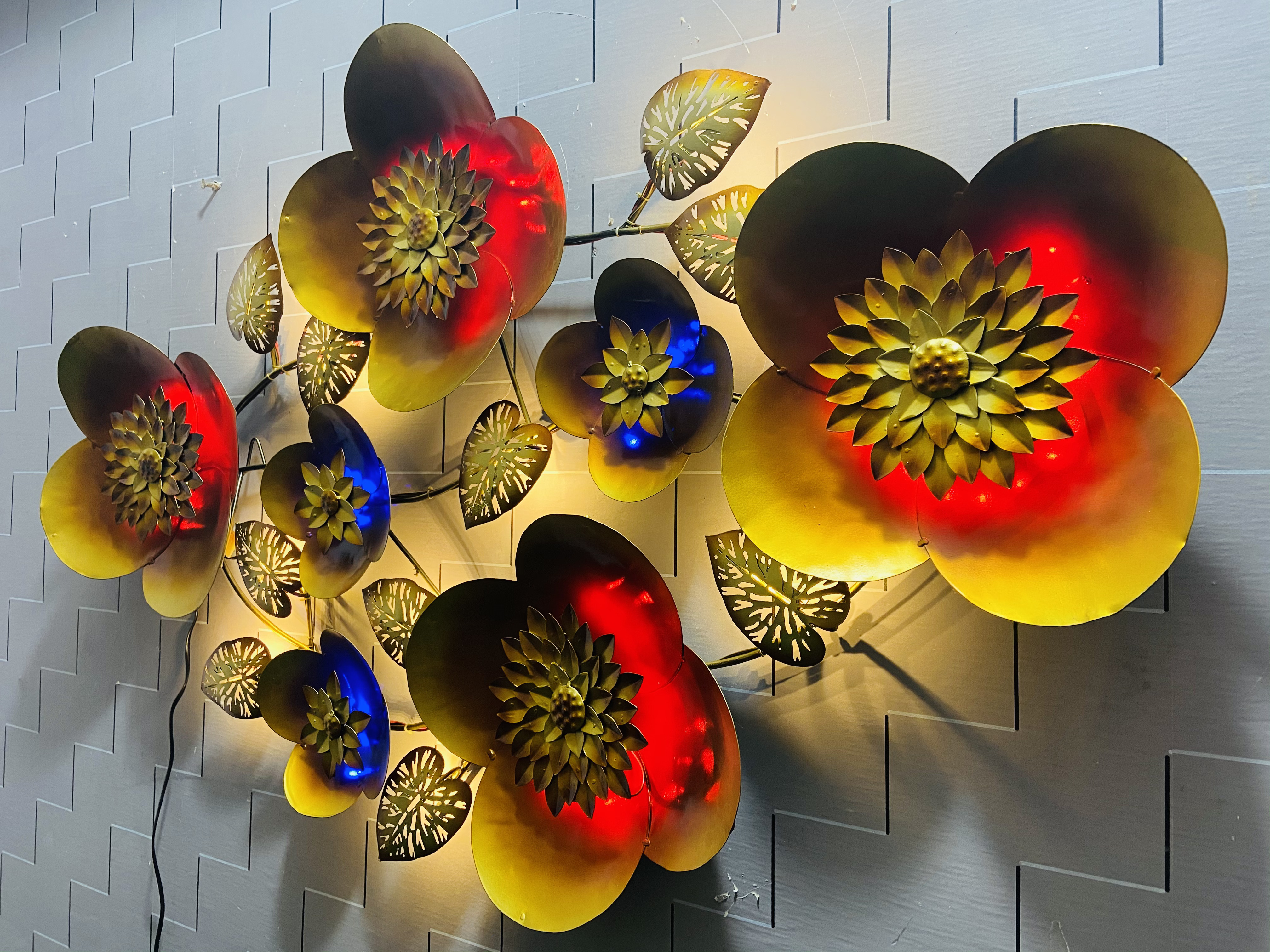 Round Golden Flowers metal wall art
